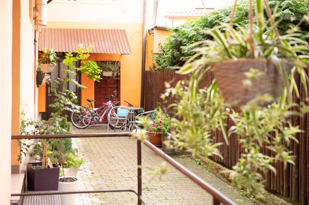 2- posteľová izba s kúpeľňou EMKA v PENZION TRSTENÁ Exterior foto