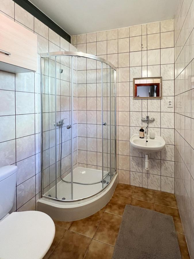 2- posteľová izba s kúpeľňou EMKA v PENZION TRSTENÁ Exterior foto